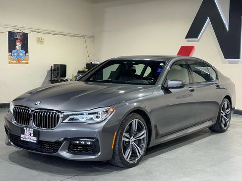 Used 2016 BMW 750i image 1