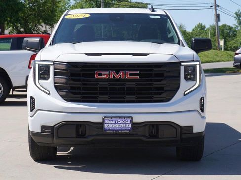 Used 2024 GMC Sierra 1500 Pro w/ Graphite Edition AWD/4WD image 8