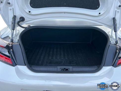 Used 2025 Toyota GR86 Premium w/ Performance Package image 19