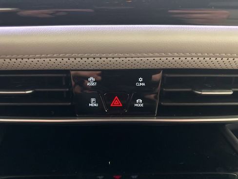 New 2026 Volkswagen Atlas Cross Sport SEL Premium R-Line AWD/4WD image 18