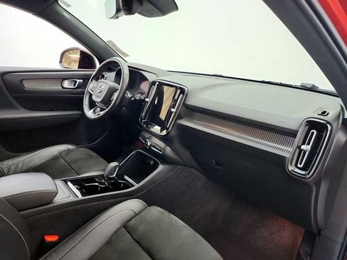 Used 2022 Volvo XC40 P8 Recharge Plus AWD/4WD image 14