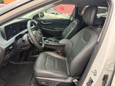 Used 2022 Kia EV6 Wind RWD image 14