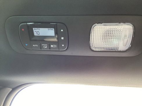 Used 2025 Honda Odyssey Sport-L image 17