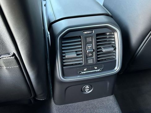New 2026 Porsche Macan AWD/4WD image 13
