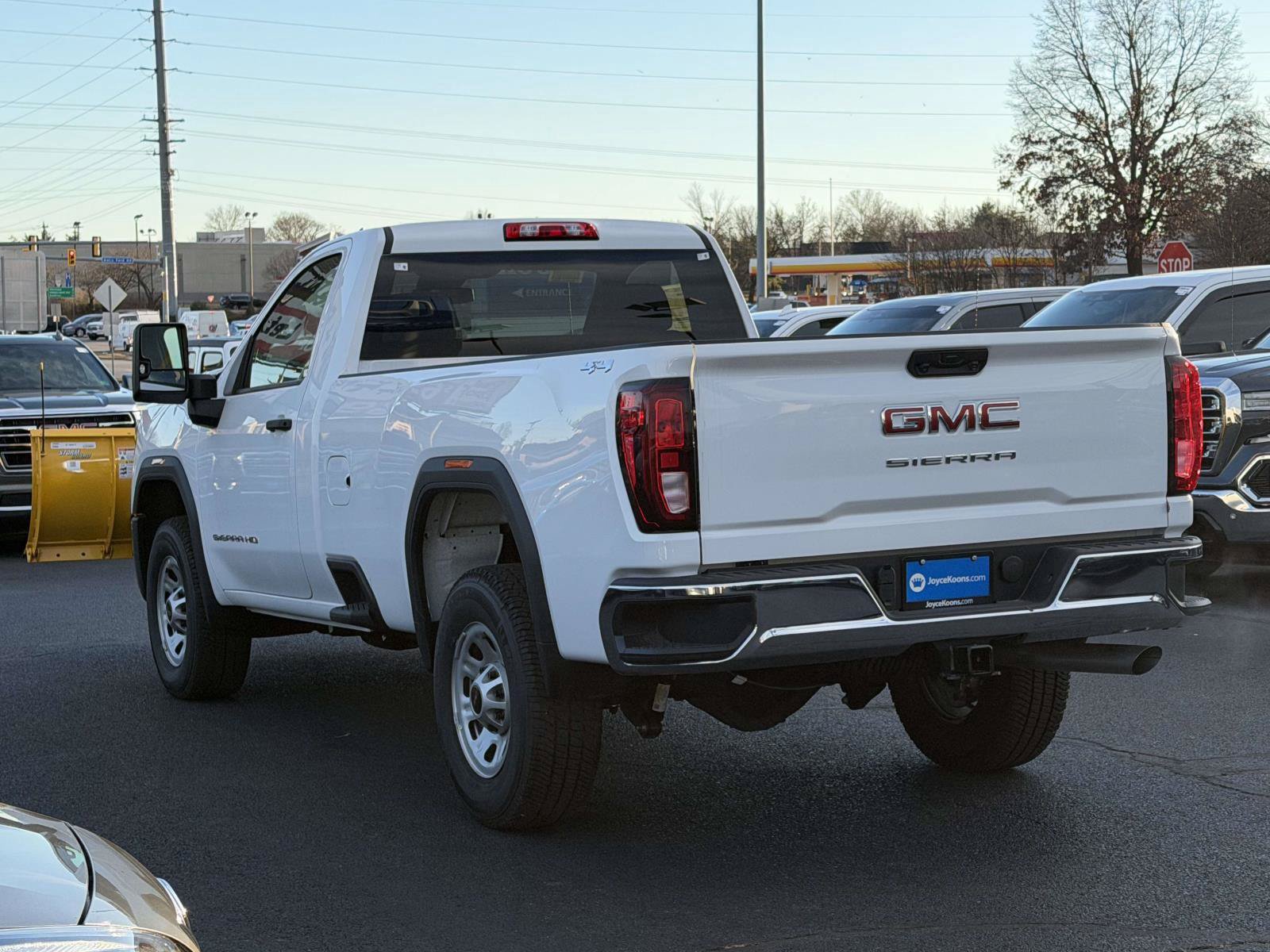 Used 2025 GMC Sierra 2500 Pro AWD/4WD image 3