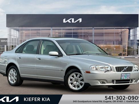 Used 2005 Volvo S80 2.5T FWD image 1