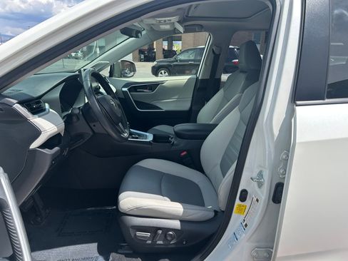 Used 2021 Toyota RAV4 XLE Premium AWD/4WD image 12