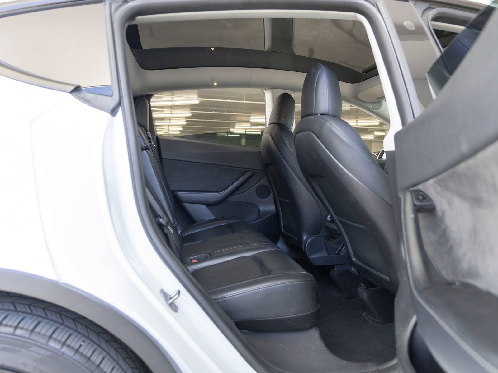 Used 2021 Tesla Model Y Long Range AWD/4WD image 18