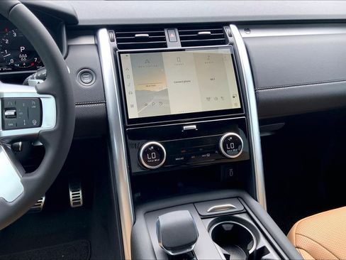 New 2026 Land Rover Discovery Limited Edition AWD/4WD image 6
