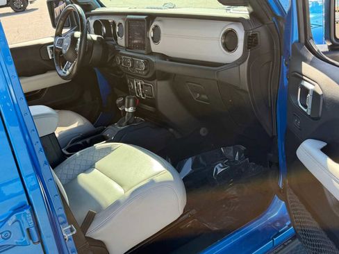 Used 2023 Jeep Wrangler Unlimited Sahara AWD/4WD image 30