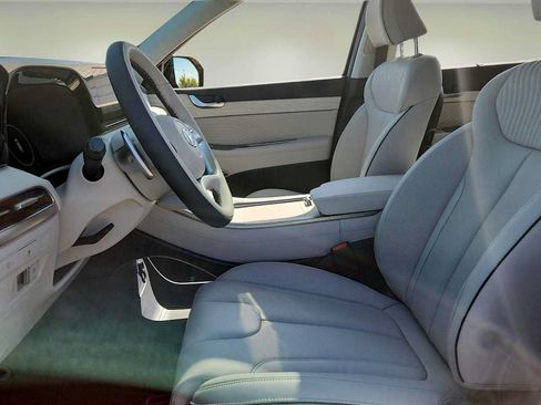 Used 2025 Hyundai Palisade Calligraphy FWD image 14