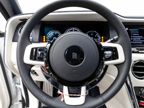 Used 2023 Rolls-Royce Cullinan w/ Cullinan Package AWD/4WD image 18