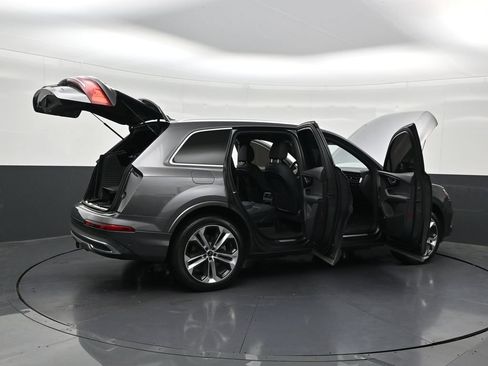 Used 2023 Audi Q7 3.0T Premium Plus w/ Premium Plus Package AWD/4WD image 32