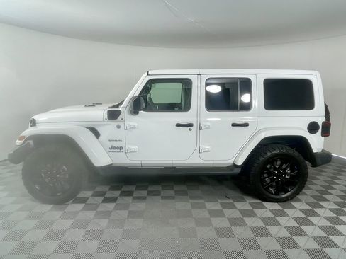 Used 2023 Jeep Wrangler Unlimited Sahara AWD/4WD image 2