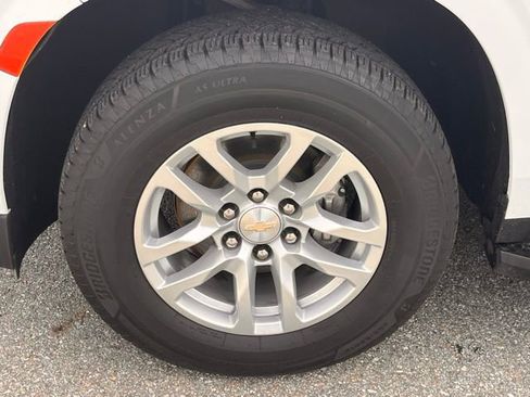 Used 2022 Chevrolet Suburban LT image 28