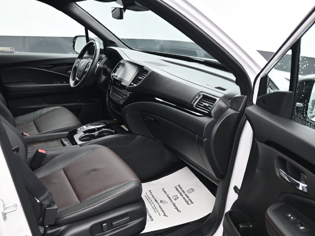 Used 2023 Honda Ridgeline Black Edition image 14