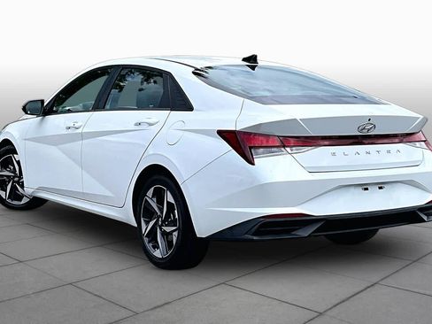 Used 2023 Hyundai Elantra SEL w/ Convenience Package FWD image 12