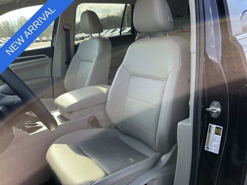 Used 2023 Volkswagen Atlas SE image 27