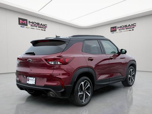 Used 2023 Chevrolet TrailBlazer RS w/ Sun and Liftgate Package image 7