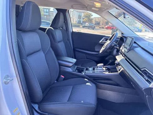 Used 2022 Mitsubishi Outlander ES image 22