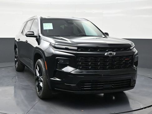 Used 2024 Chevrolet Traverse RS FWD image 7
