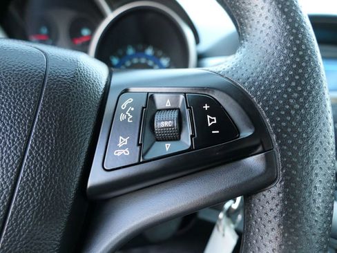 Used 2014 Chevrolet Cruze LS image 15
