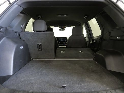 Used 2025 Chevrolet Equinox LT FWD image 24