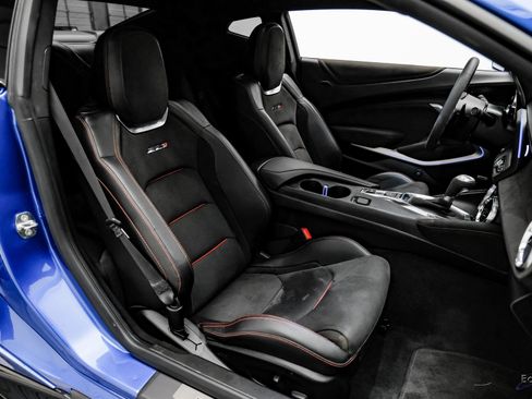 Used 2018 Chevrolet Camaro ZL1 image 46