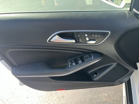 Used 2020 Mercedes-Benz GLA 250 4MATIC image 14