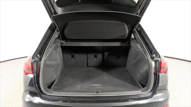 Used 2022 Audi Q3 2.0T Premium w/ Convenience Package AWD/4WD image 14