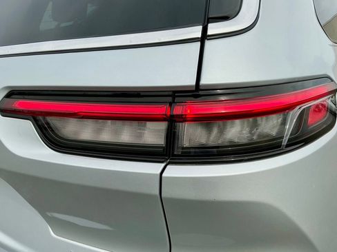 Used 2025 Jeep Grand Cherokee L Laredo image 16