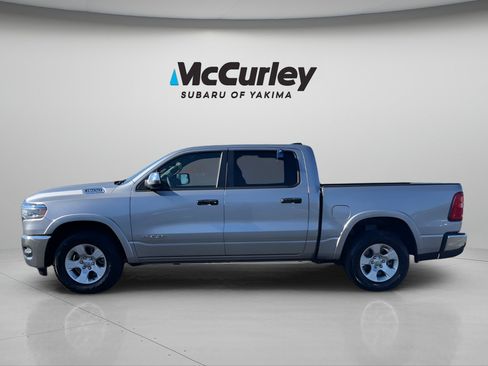 Used 2025 RAM 1500 Big Horn AWD/4WD image 3