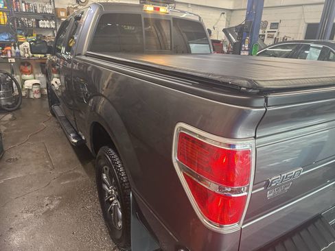 Used 2011 Ford F150 XLT w/ XLT Chrome Pkg image 4