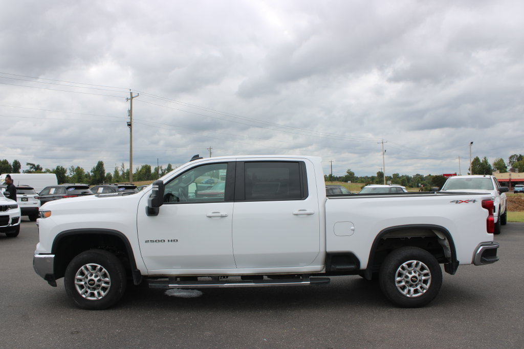 Used 2025 Chevrolet Silverado 2500 LT w/ Convenience Package AWD/4WD image 6