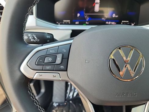 New 2025 Volkswagen Taos SE image 11