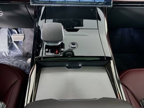 New 2026 Land Rover Range Rover Sport Dynamic SE AWD/4WD image 17