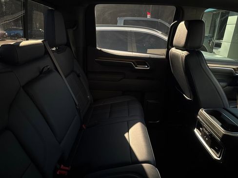 Used 2022 Chevrolet Silverado 1500 High Country w/ High Country Premium Package image 9