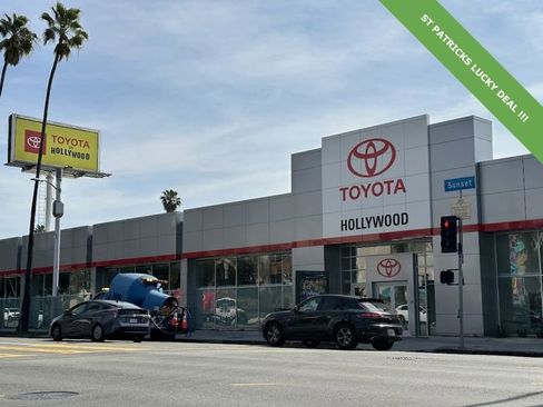 Used 2022 Toyota RAV4 SE w/ Convenience Package image 34