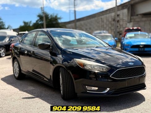 Used 2018 Ford Focus SE FWD image 12