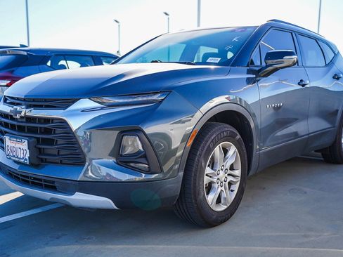 Used 2019 Chevrolet Blazer LT image 3