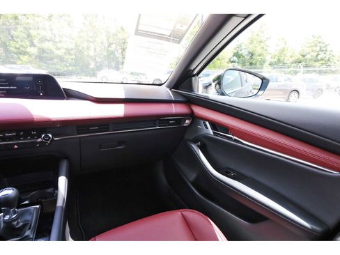 Used 2026 MAZDA MAZDA3 2.5 S Hatchback w/ Premium Pkg FWD image 8