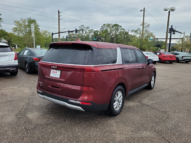 Used 2024 Kia Carnival LX FWD image 2