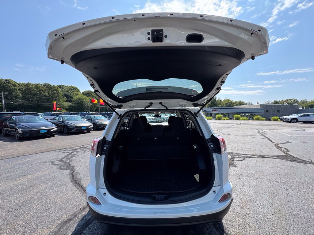 Used 2018 Toyota RAV4 LE w/ All Weather Liner Package AWD/4WD image 19