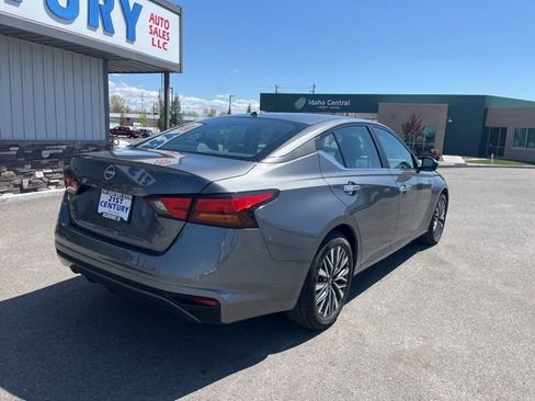 Used 2025 Nissan Altima 2.5 SV FWD image 10