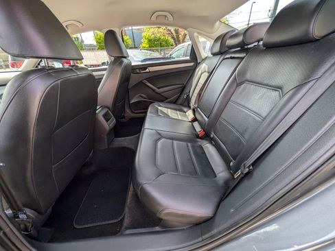 Used 2015 Volkswagen Passat 1.8T Limited Edition image 17