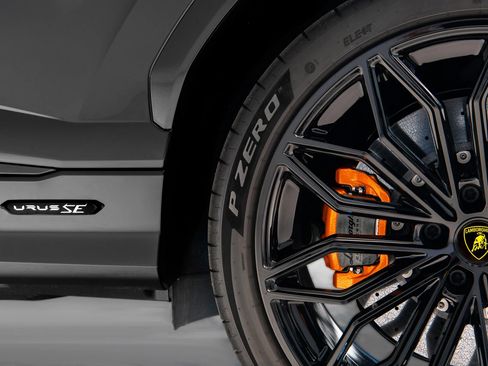 Used 2026 Lamborghini Urus SE AWD/4WD image 26