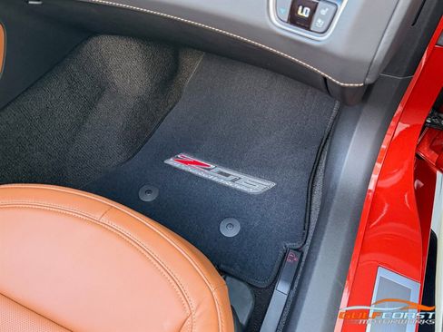 Used 2015 Chevrolet Corvette Z06 w/ 3LZ Preferred Equipment Group image 38