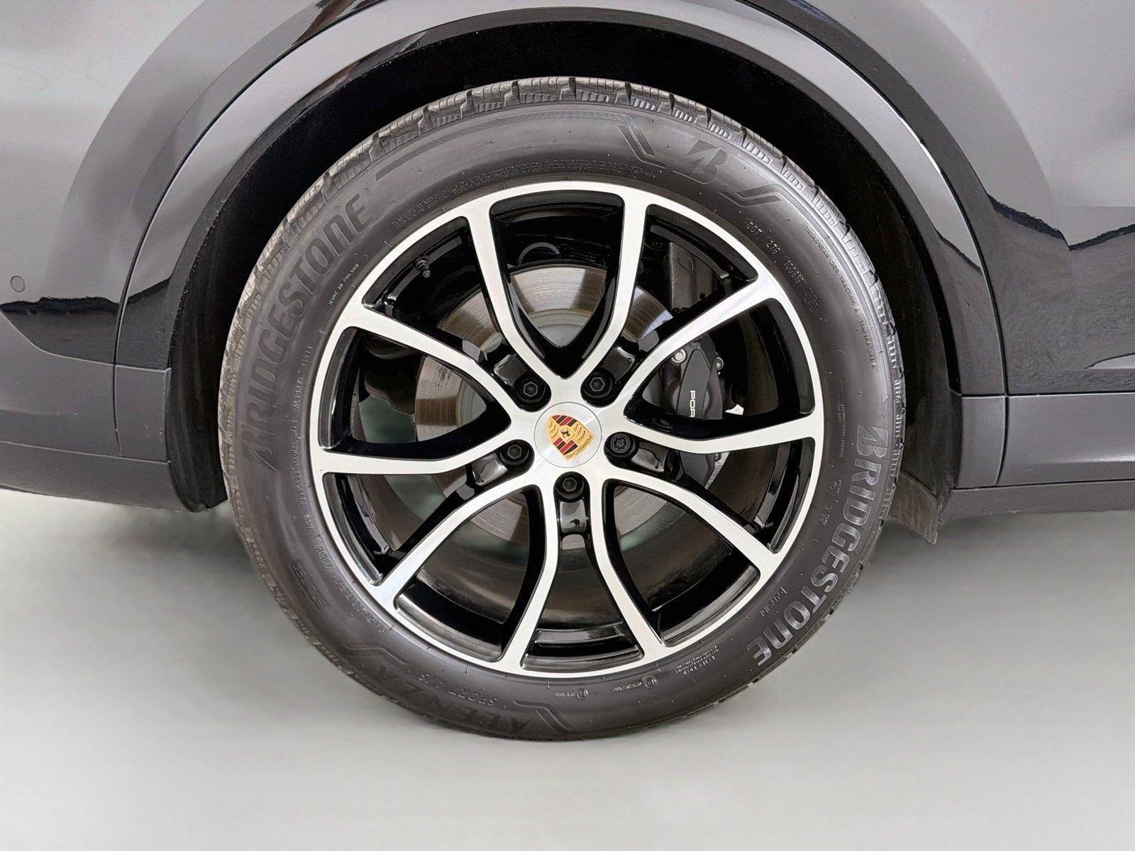 Certified 2026 Porsche Cayenne AWD/4WD image 13