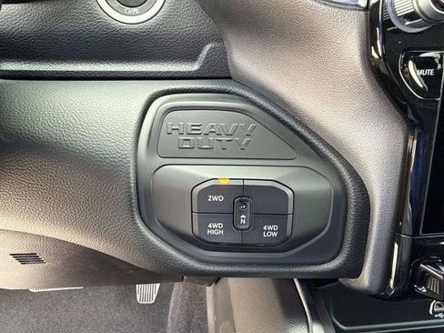 New 2026 RAM 3500 Laramie AWD/4WD image 28