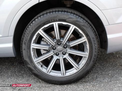 Used 2018 Audi Q7 3.0T Prestige AWD/4WD image 12